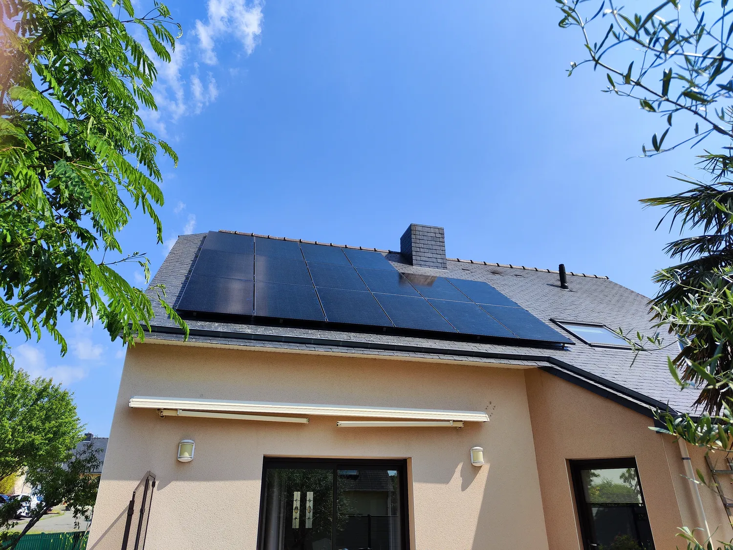 autoconsommation panneaux solaires saint domineuc