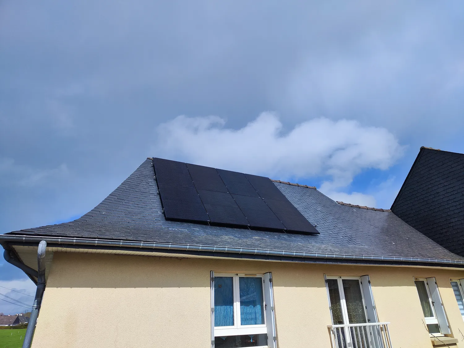 installation panneaux solaires pleugueneuc